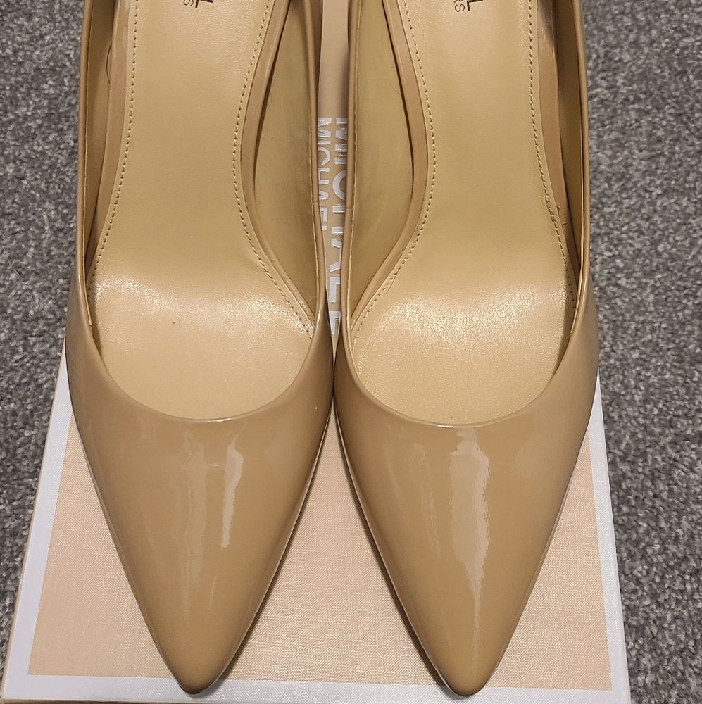 Michael Kors pumps